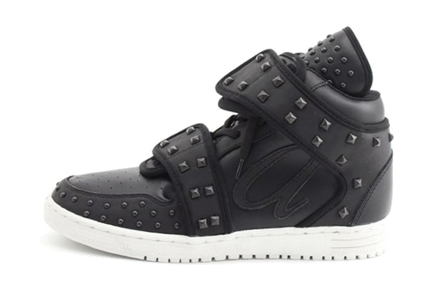 ato Cowhide Boot "Studs"