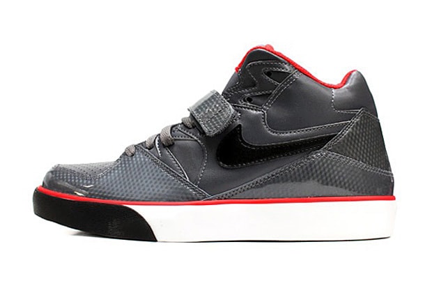 Nike Sportswear 2009 Holiday Collection Auto Force 180