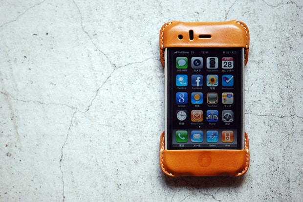 Roberu iPhone Case "Natural"