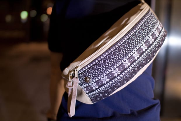 ANOUTCOMMUNE x rehacer Shoulder Bag