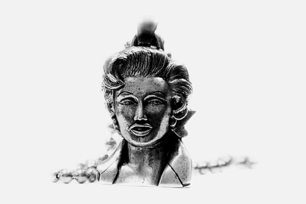 Nous Sommes Pendant Collection