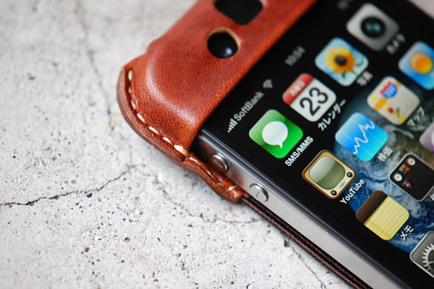 ROBERU iPhone 4 Case