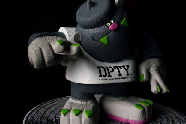 Fingercroxx x double-park x Michael Lau TOOBIGFOOT Vinyl Toy