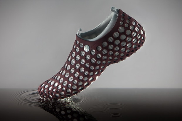 Marc Newson x Nike Zvezdochka "Transport"