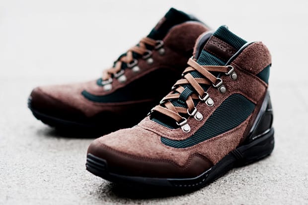 adidas Originals by Originals James Bond for David Beckham ZX Trail Mid