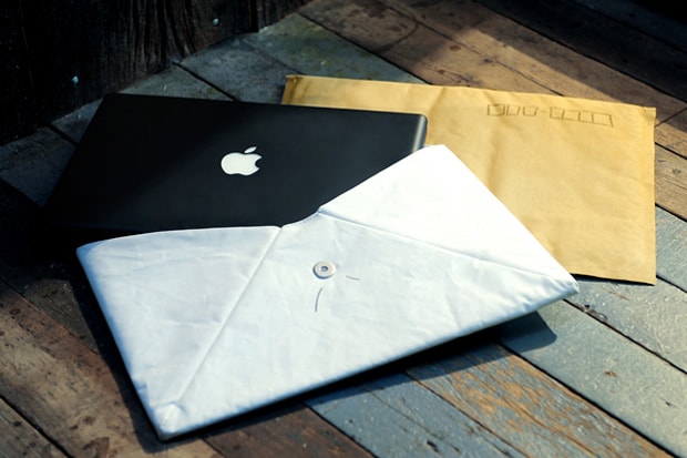 Macromauro Paper Laptop Case