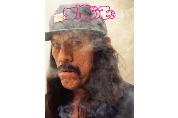 SNEEZE No. 9 2010 Fall Issue "Stand Firm"