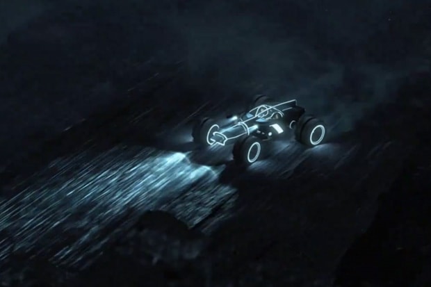 TRON: LEGACY - "Quorra Saves Sam"