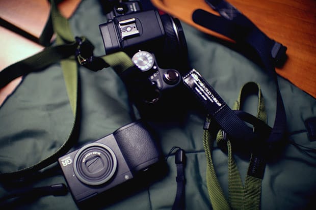 WTAP(S)ILLYTHING Camera Strap