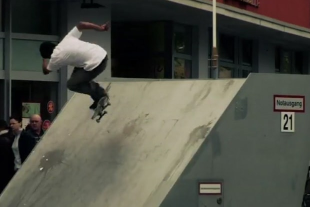 Girl/Chocolate Der Bratwurst Tour Ever Video