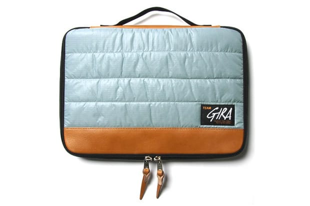 UNDERCOVER GIRA F6C11