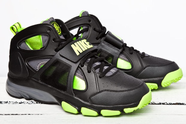 Nike Zoom Huarache TR Black/Volt