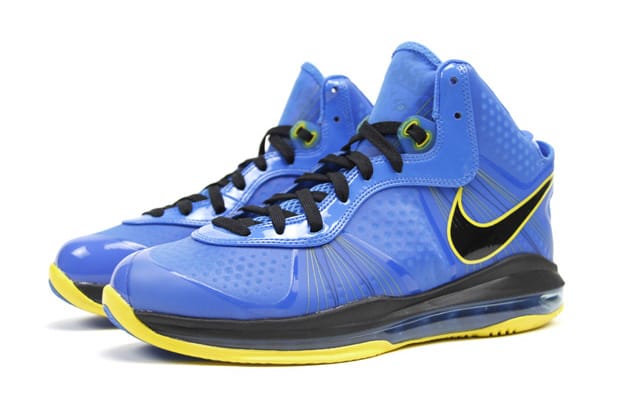 Nike Air Max LeBron VIII V2 "Entourage"