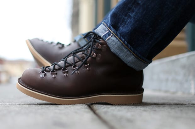Danner Stumptown Series Mountain Light "Rugged Metro"