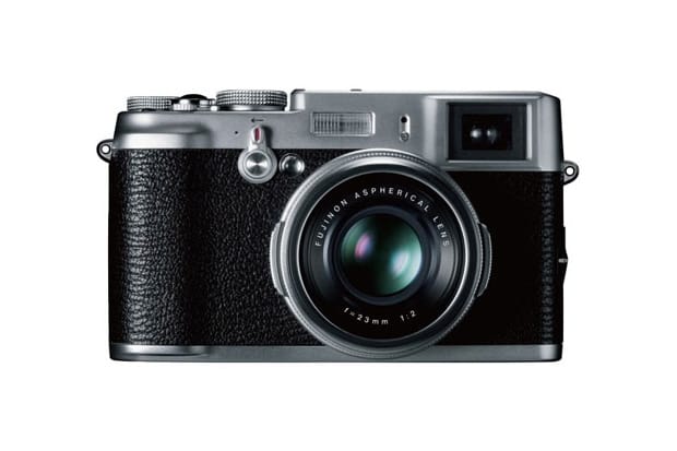 Fuji FinePix X100 vs Leica X1 Comparison Test