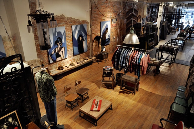 ĭn | tər | ĭm Thrift Boutique