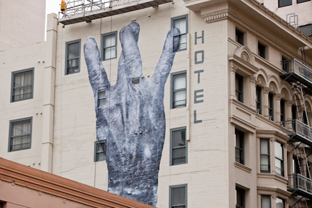 JR “Wrinkles in the City” at Bristol Hotel "Westsiiiiiiiide"