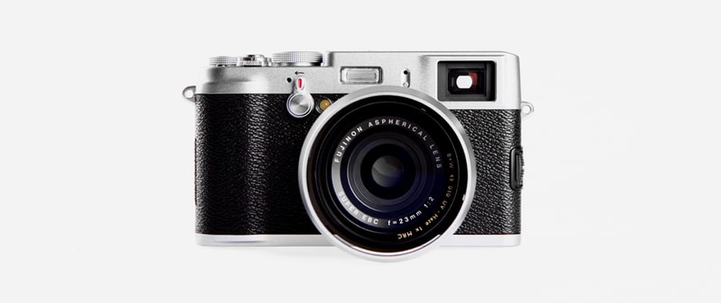 FUJIFILM X100: A Welcomed Hybrid