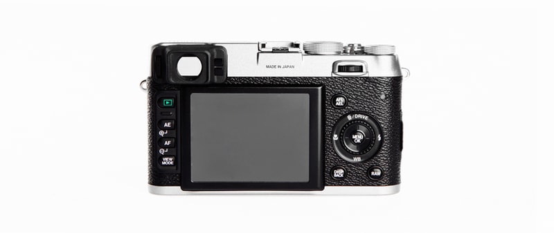 FUJIFILM X100: A Welcomed Hybrid