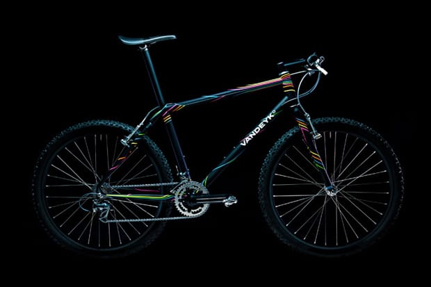 Nightstream by Vandeyk Contemporary Cycles