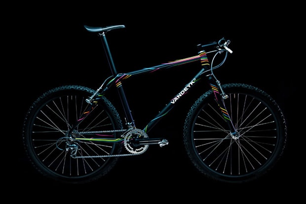 Nightstream by Vandeyk Contemporary Cycles