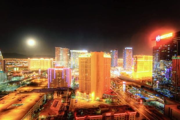 Philip Bloom: 24 Hours of Neon