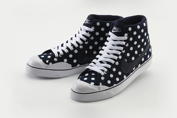 Nike Sportswear x uniform experiment All Court Mid