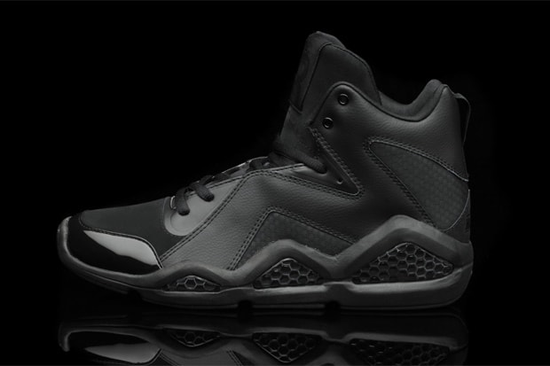 Reebok Classics "Triple Black" Kamikaze