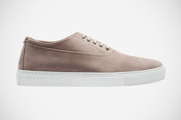 Yves Saint Laurent Leather Low Top