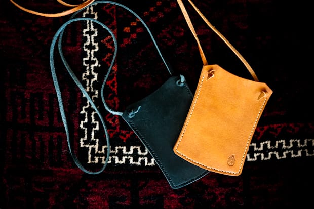 Roberu for SILLY THING iPhone Pocket