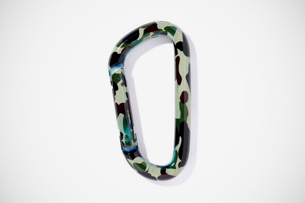 A Bathing Ape 1st CAMO CARABINER