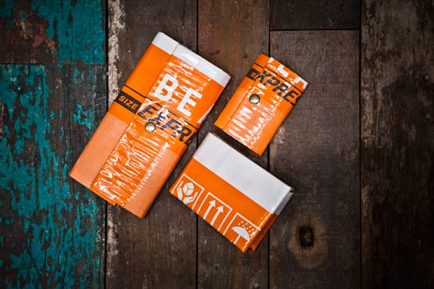 BEAMS x SNOWISLAND9 Cardboard Wallets