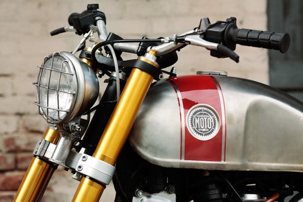Classified Moto XV920