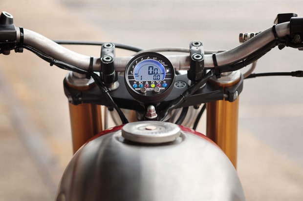 Classified Moto XV920