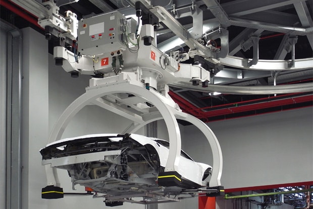 designboom: Ferrari Factory Tour - Assembly Line