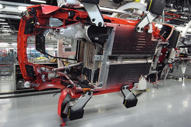 designboom: Ferrari Factory Tour - Assembly Line