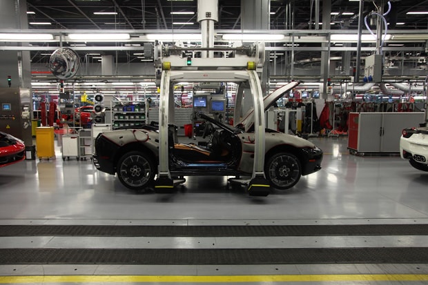designboom: Ferrari Factory Tour - Assembly Line