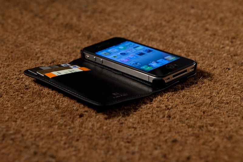 HEX Code Wallet for iPhone 4