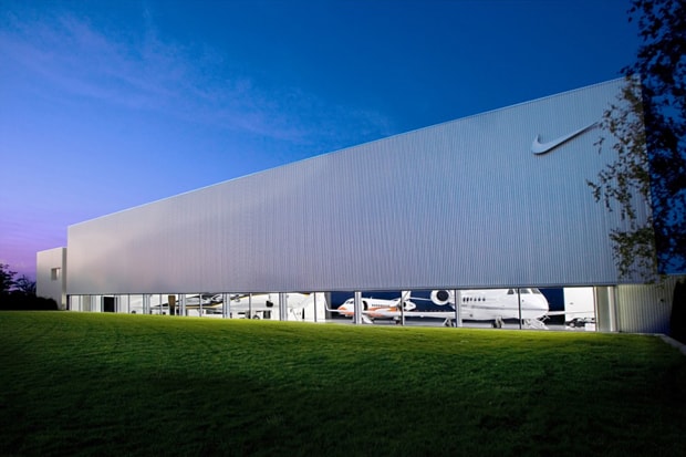 Nike Air Hangar