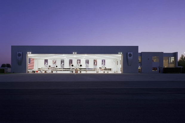 Nike Air Hangar