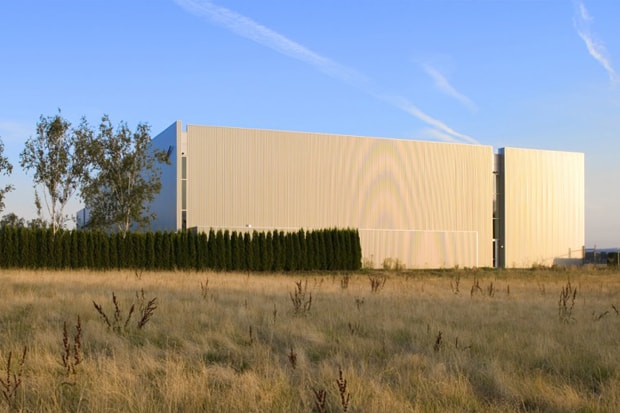 Nike Air Hangar