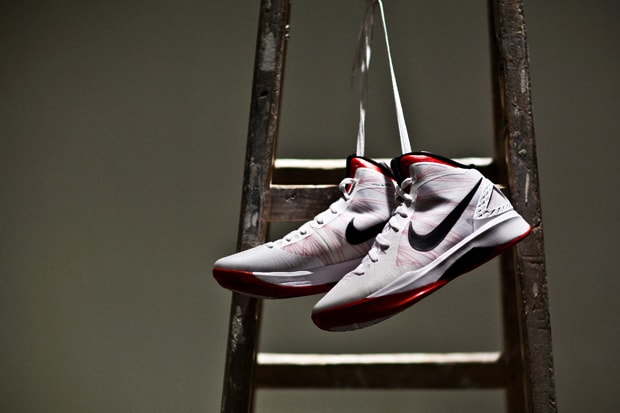 Nike Zoom Hyperdunk 2011 White/Red/Black