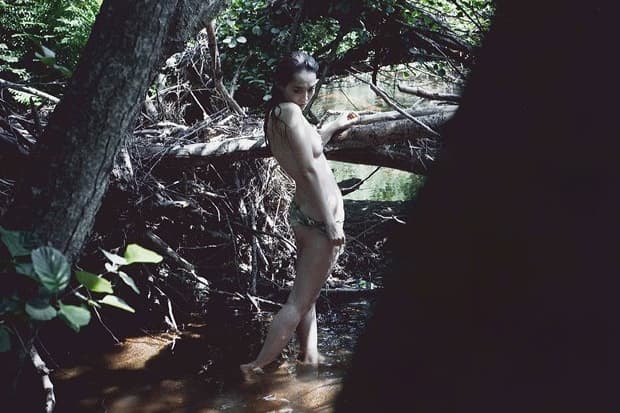 Pirelli 2012 Calendar Preview featuring Kate Moss (NSFW)