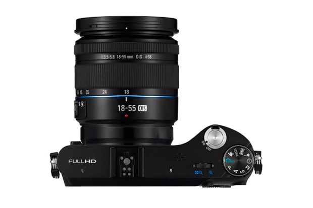 Samsung NX200 Digital Camera
