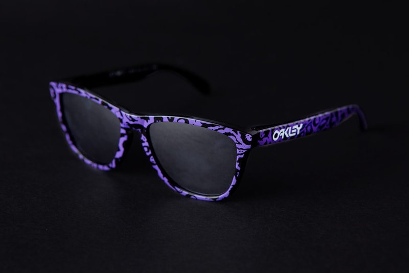3.V.O.7.  x Oakley Frogskins