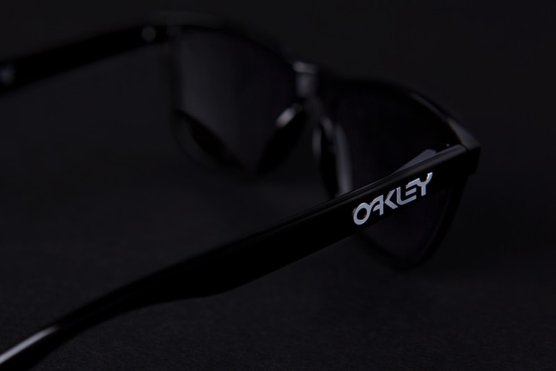 3.V.O.7.  x Oakley Frogskins