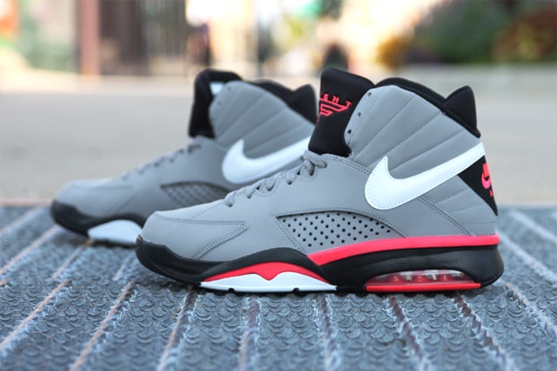 Nike Air Maestro Flight Grey/Solar Red