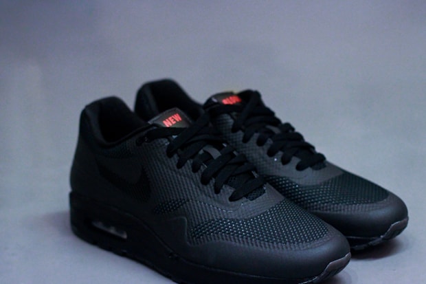 NIKEiD for England Rugby "NEW BLOOD" Air Max 1 Hyperfuse