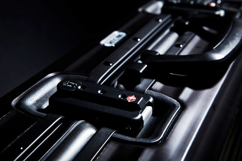 RIMOWA TOPAS BLACK Luggage