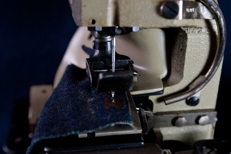 Self Edge: Union Special 43200G Chainstitching Machine